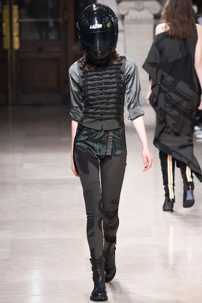 Look 27